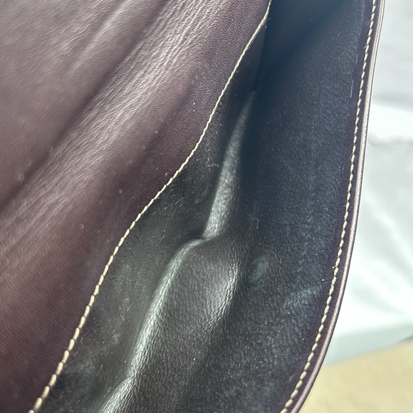 Gucci Interlocking GG Signature Wallet - Picture 9 of 17